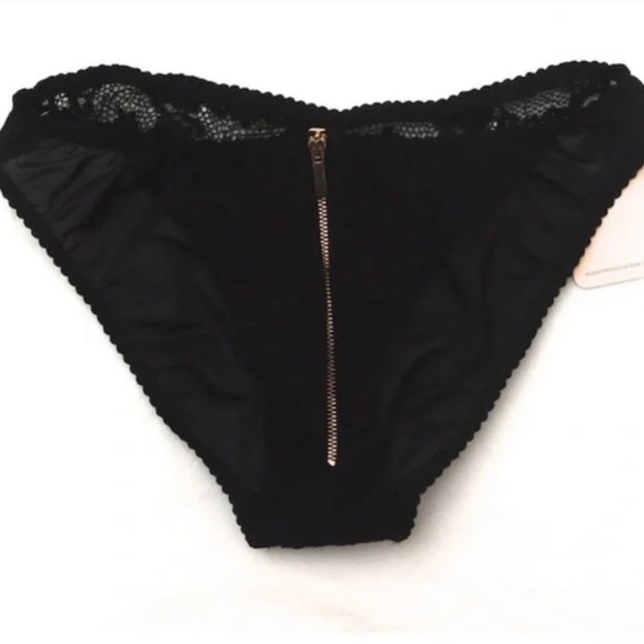 Agent Provocateaur Sally Black Bra and Brief Set (34B/2) - Picture 13 of 16